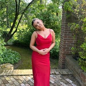 Elegant Red Backless Prom Dress